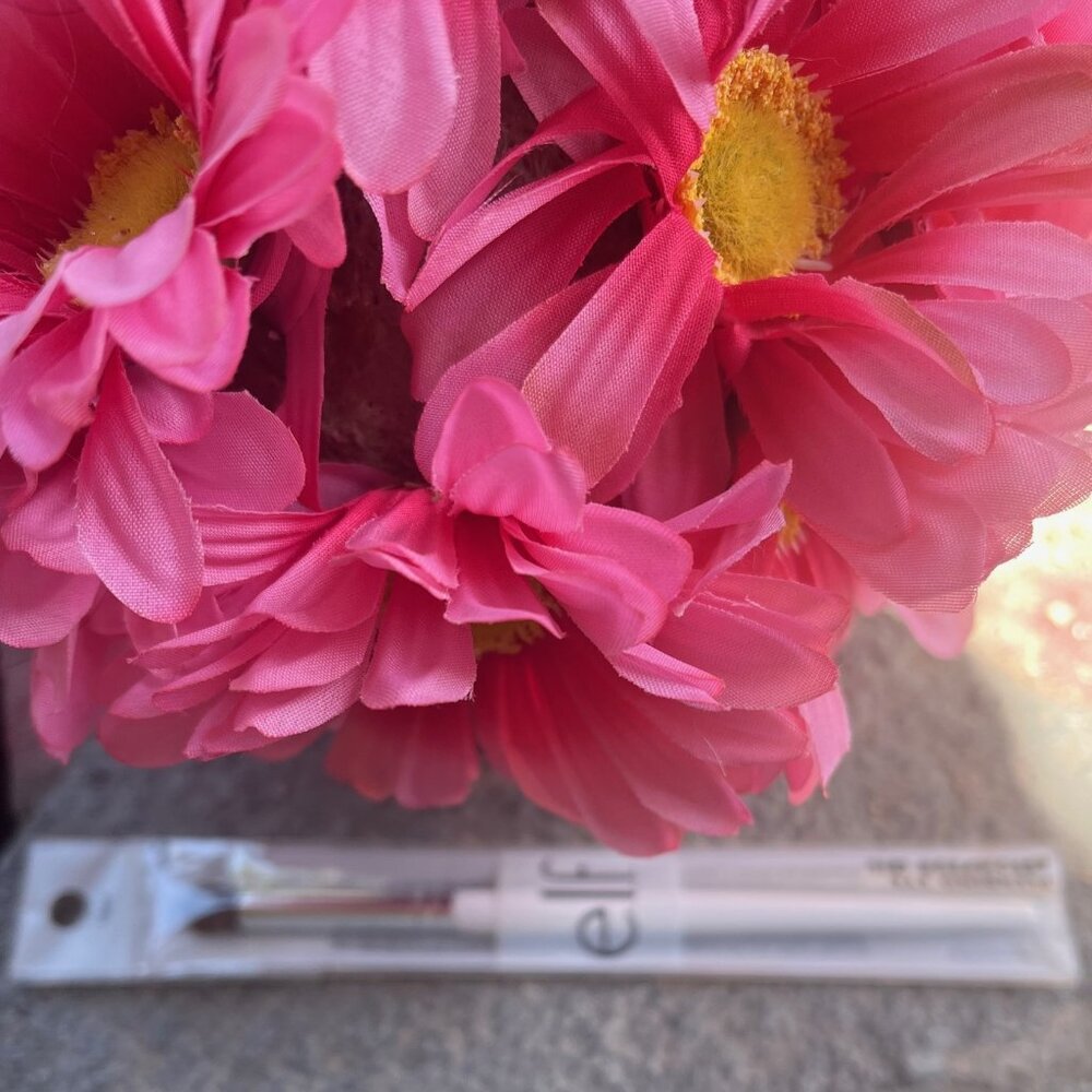 Elf BRUSH - BLENDING EYE  -NWOT